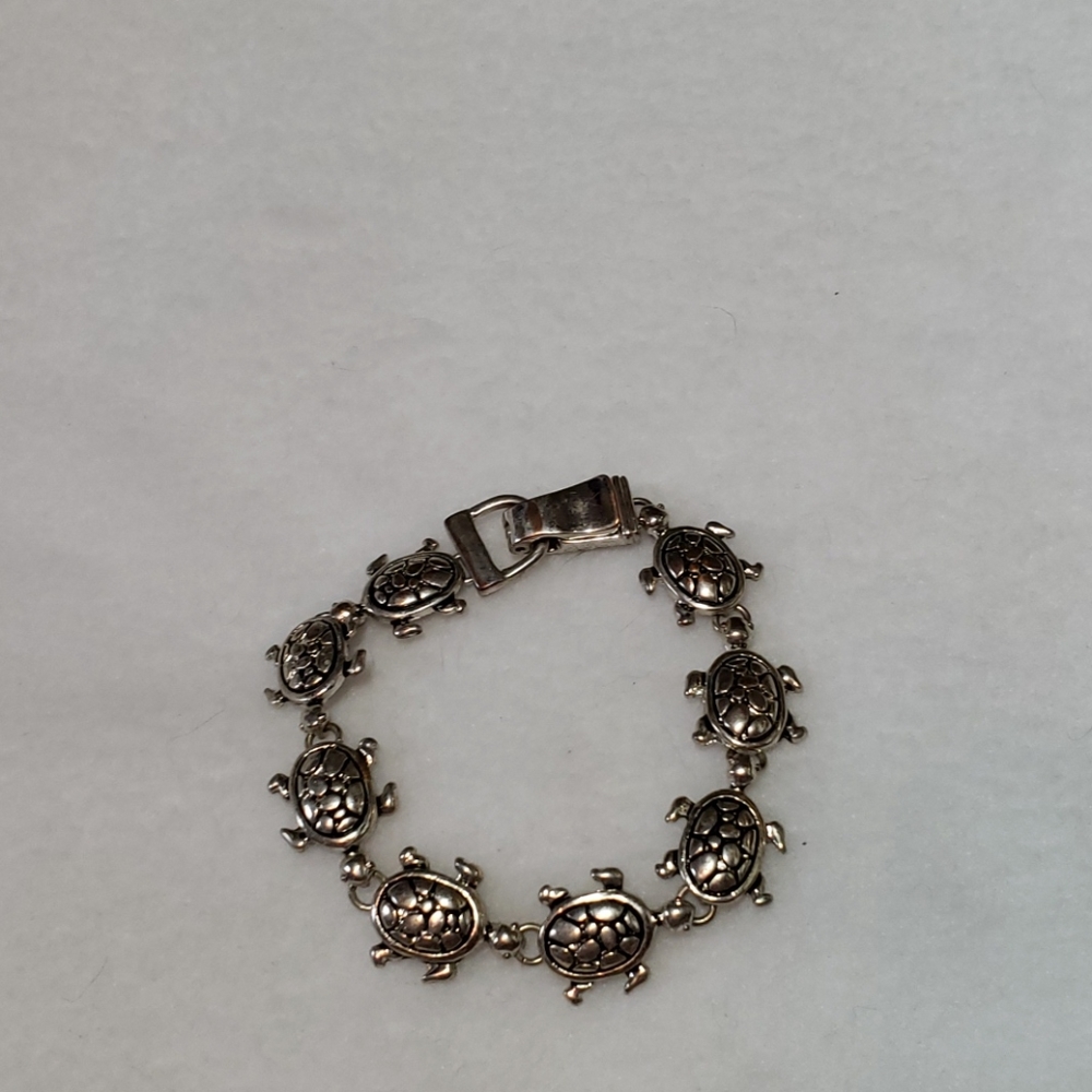 Sea Turtle Bracelet - Picture 4 of 4